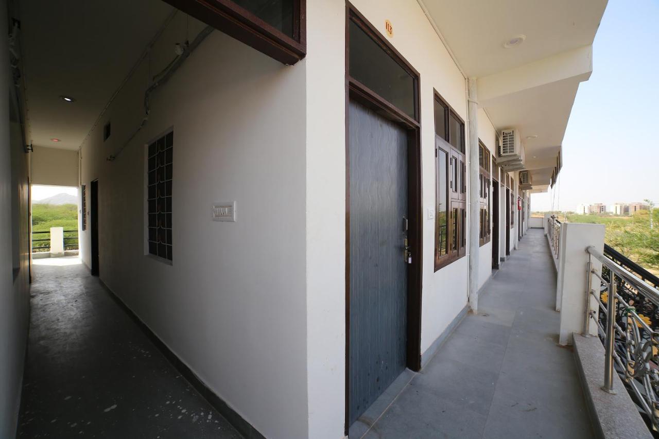 Oyo 37077 Hotel Rawat Аджмер Екстериор снимка