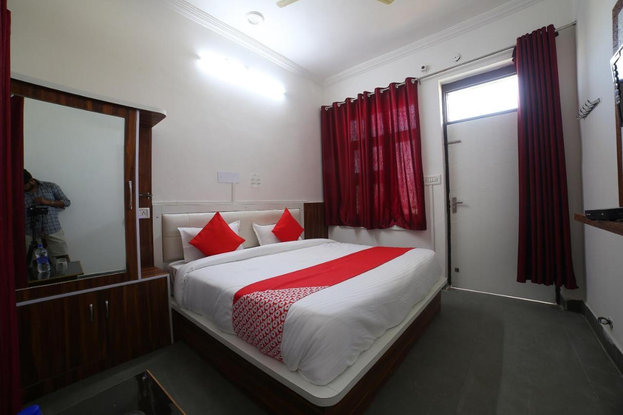 Oyo 37077 Hotel Rawat Аджмер Екстериор снимка